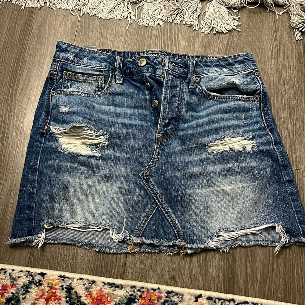 American Eagle distressed skirt